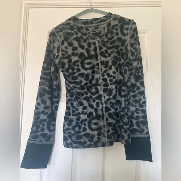 Naileski Women’s Long Sleeve Crew Neck Leopard Print Waffle Knit Top, Sz Large - Picture 8 of 10